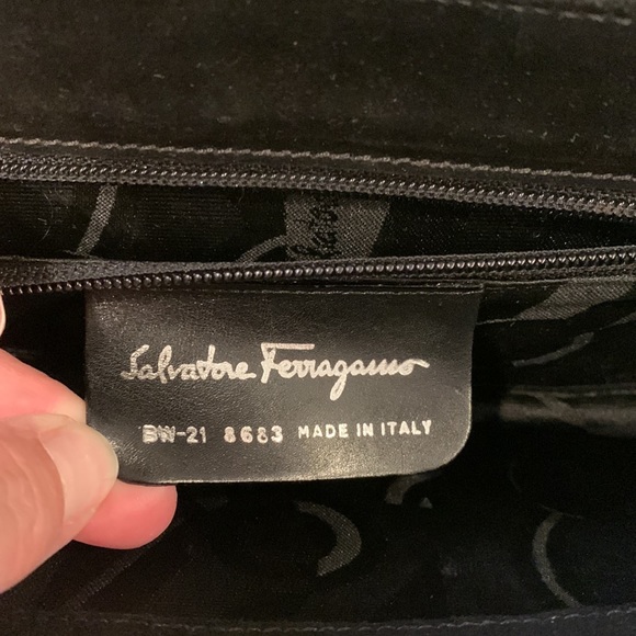 Authentic Salvatore Ferragamo clutch/ handbag black use 3 times only - Picture 4 of 8